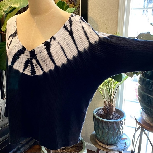 Splendid Dolman Waffle Knit Navy Tie Dye VNeck - Picture 5 of 14